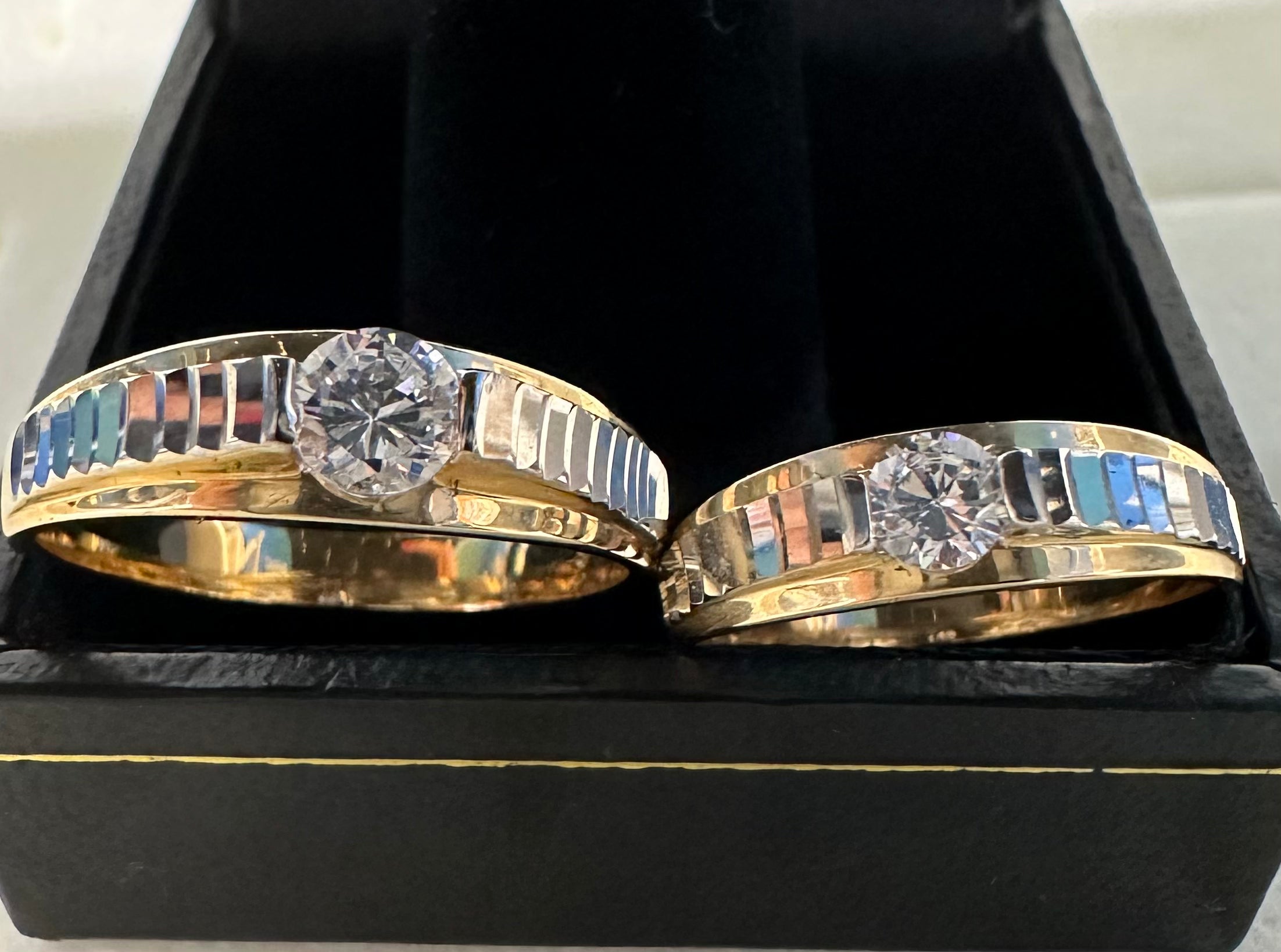 14KY Ladies CZ Wedding Band