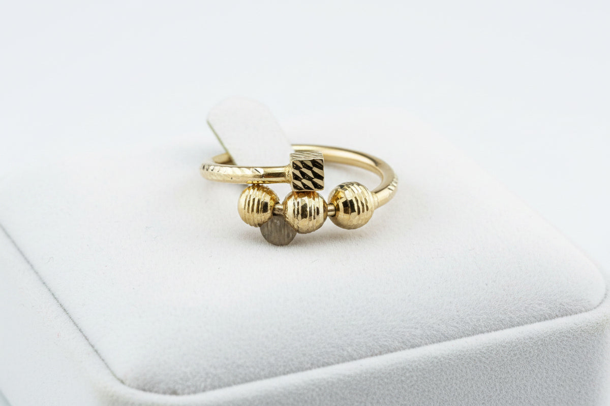 Crossed ring