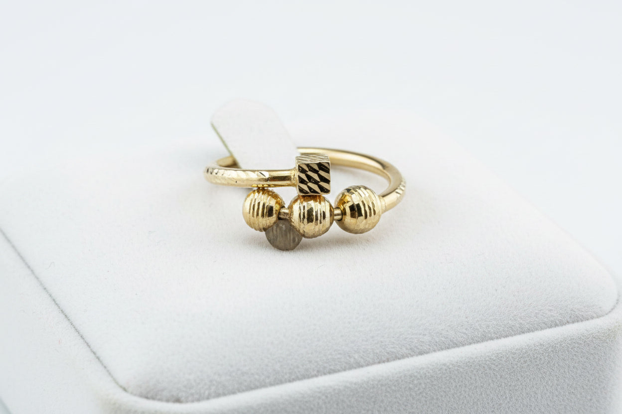 Crossed ring