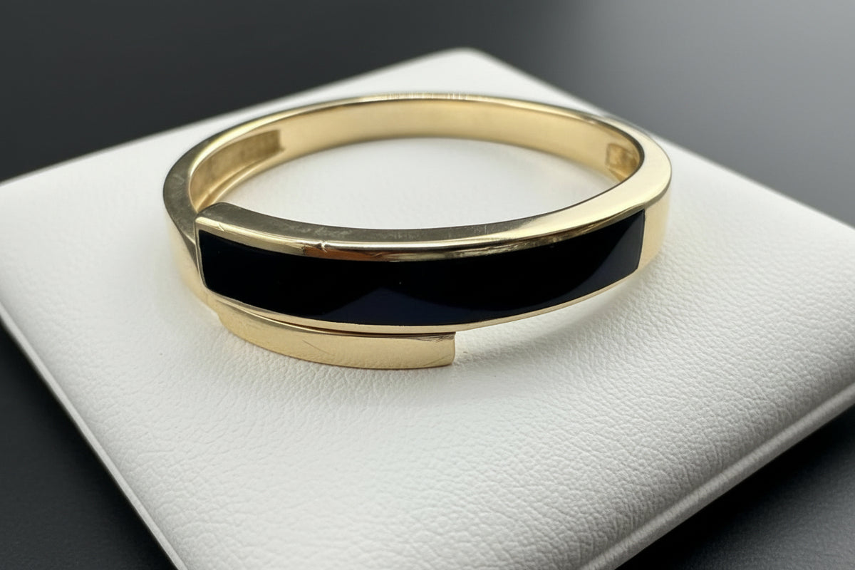 ladies Onix Ring