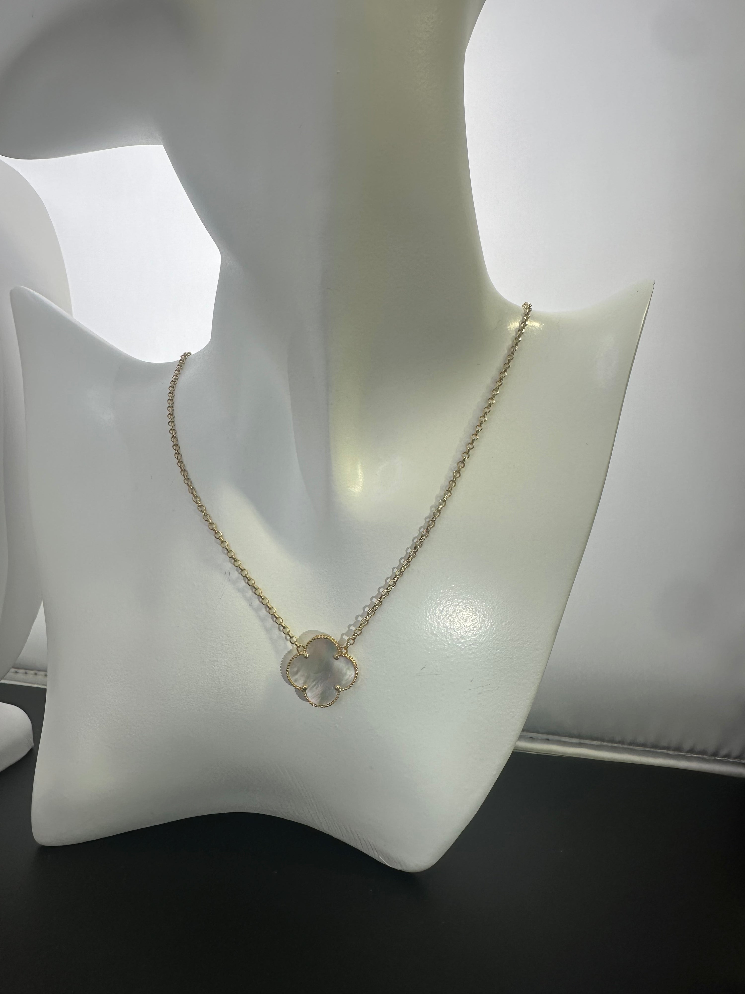 14K Solid Gold Clover NeckLace 18"